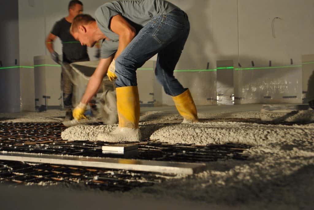 Herstellung eines Sichtbetonbodens aus Weißbeton von Wohnbeton