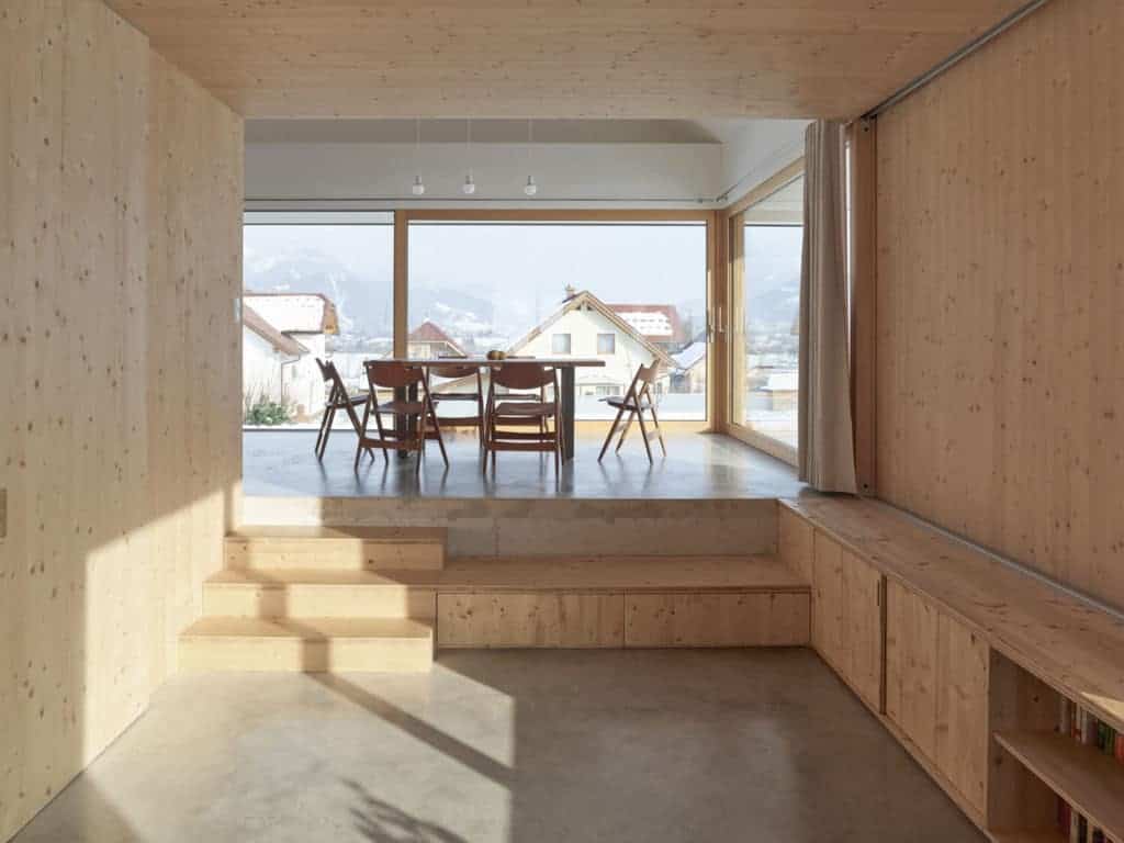 Haus mit Giebel von Wohnbeton