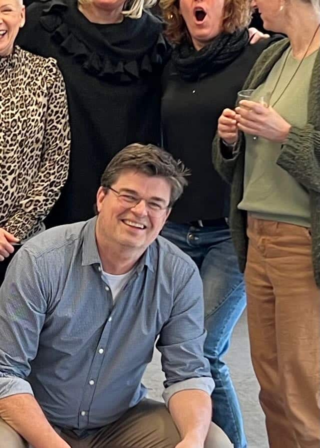 Wouter Bosch begeleidt een familieopstellingen sessie in Eindhoven.