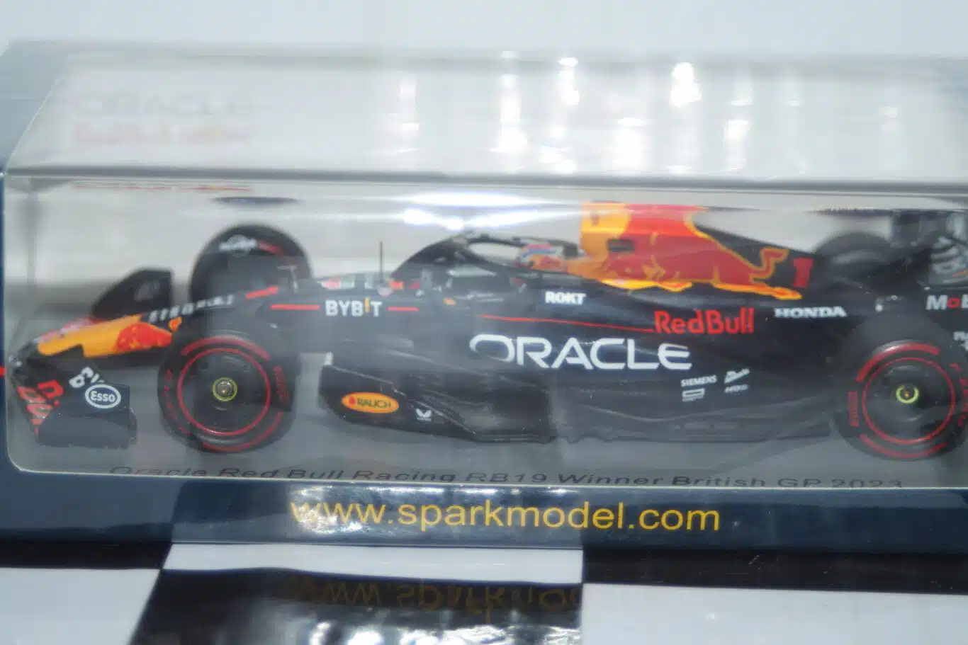 Spark oracle red bull racing rb19 #1 winner canada gp 2023 1:43 resin s8596