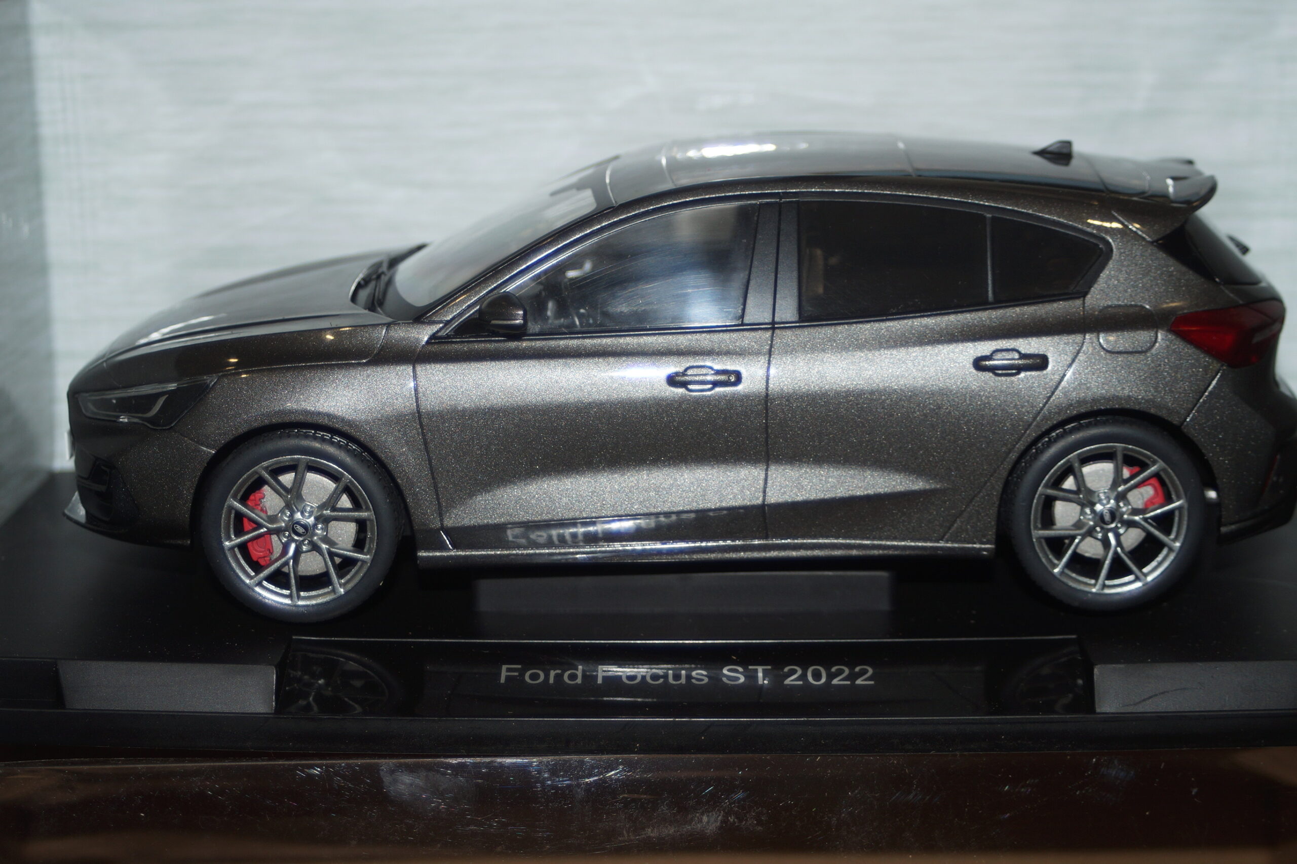 Model car group ford escort rs turbo 1985 black 1/18th mcg18420