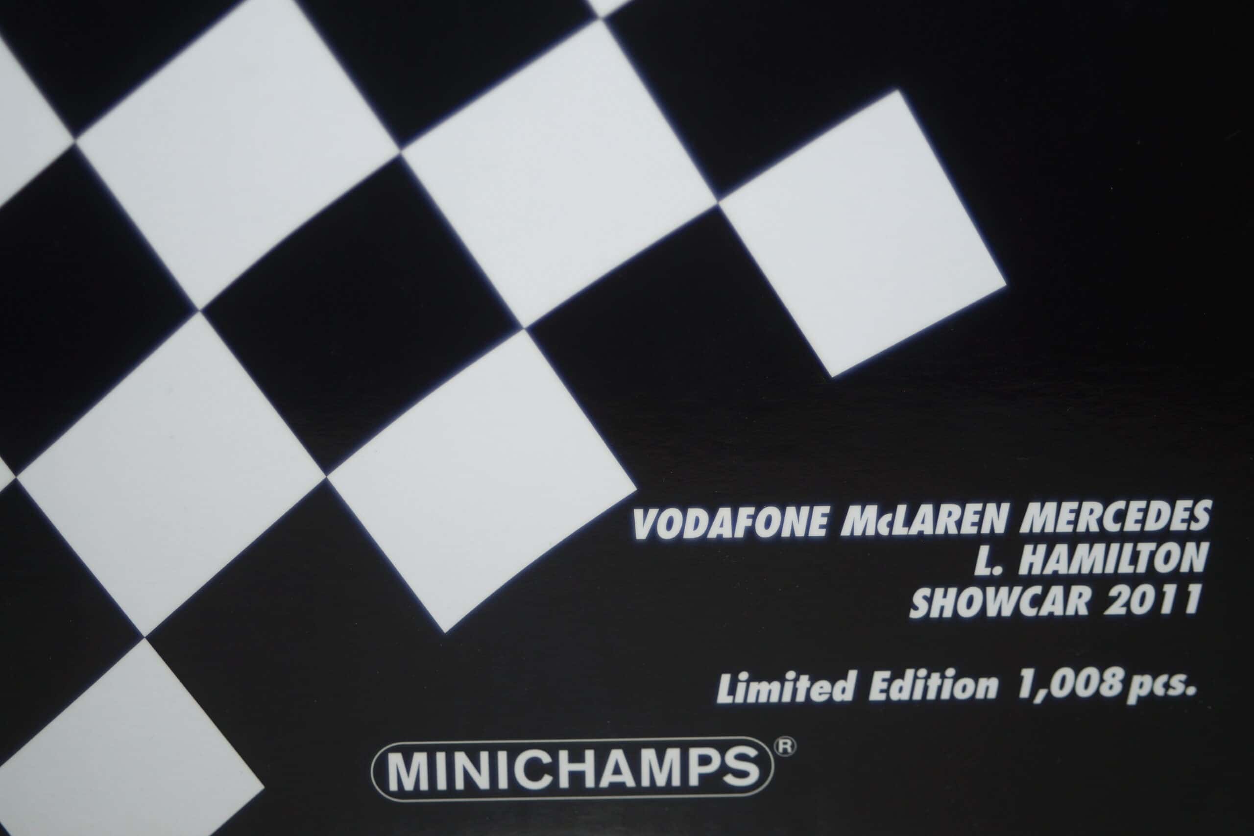 Minichamps mclaren mercedes l.hamilton f1 2011 showcar 530 111873 1:18