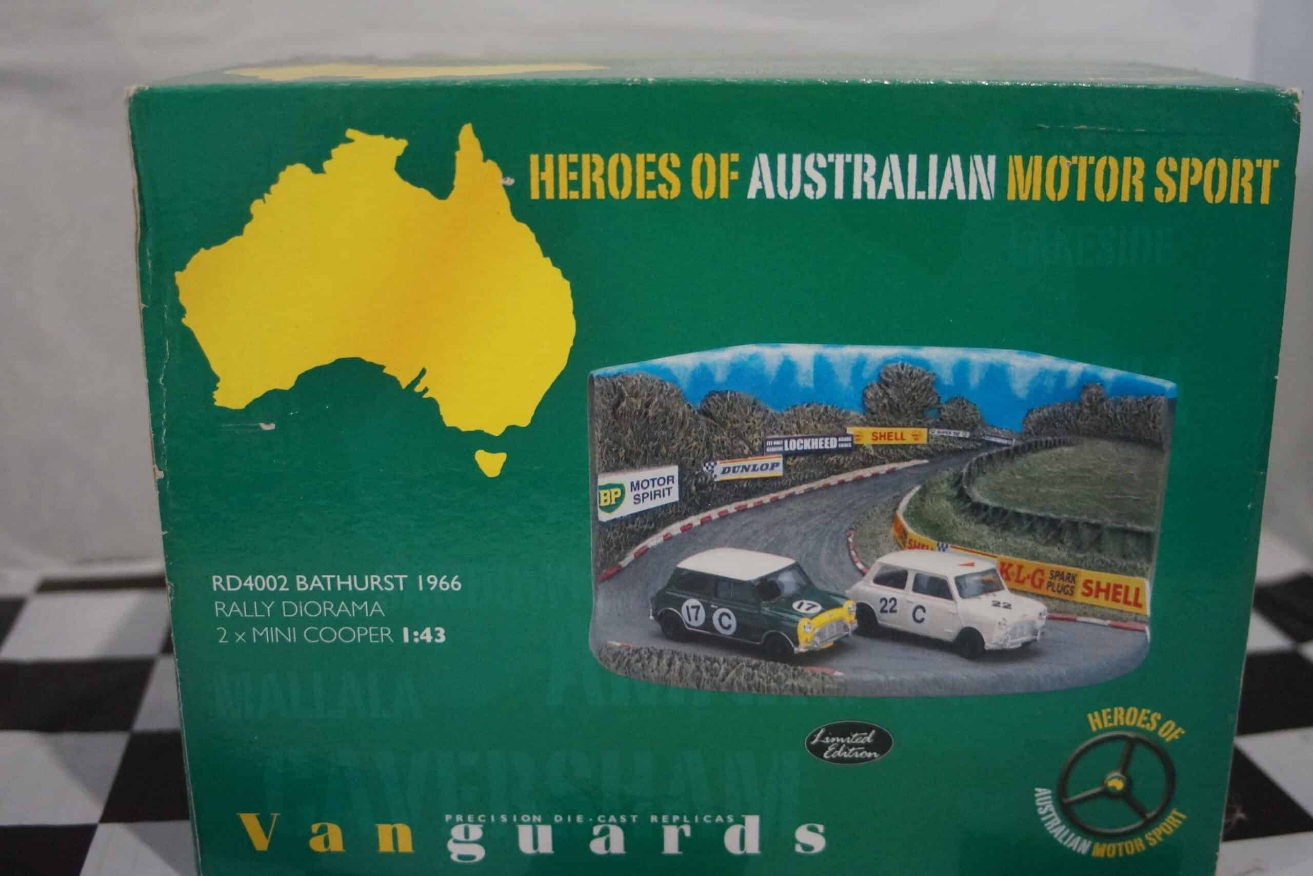 Vanguards bathurst 1966 2 x mini cooper diorama rd4002 1:43 scale