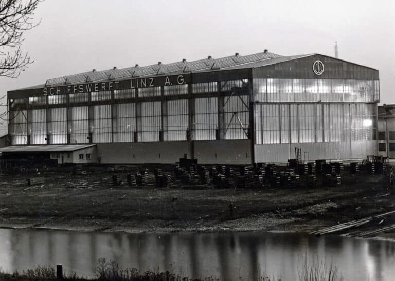 Neubau und Inbetriebnahme der neuen Schiffbauhalle​