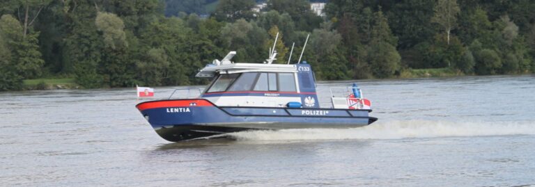 oeswag polizeieinsatzboot lentia fahrt1