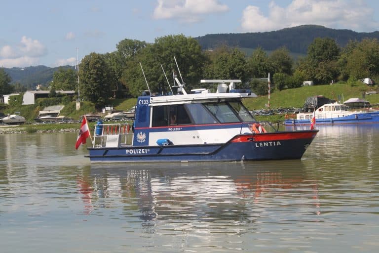 oeswag polizeieinsatzboot lentia uebersicht