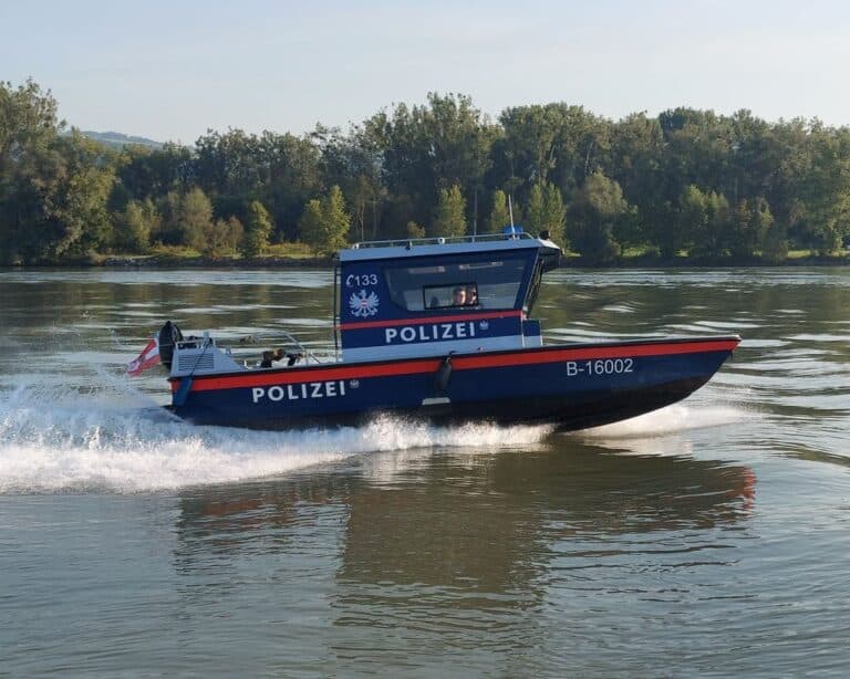 oeswag polizeieinsatzboot posersdorf uebersicht