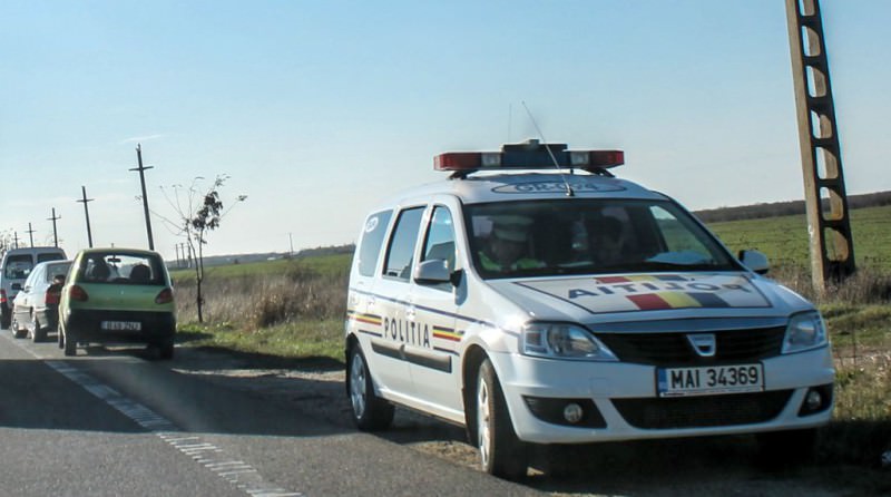 Un șofer din Mediaș prins în flagrant când dădea mită la un polițist din Alba