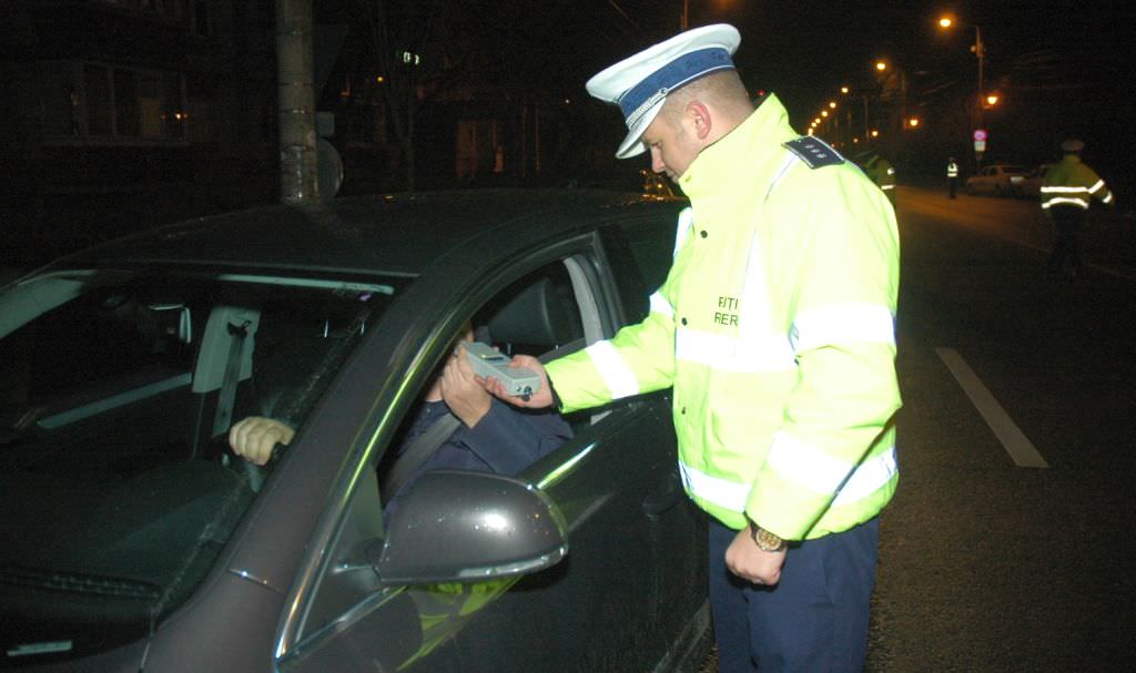 Polițiștii au dat peste 500 de amenzi în trafic în weekend - Mulți șoferi băuți, prinși la volan în Sibiu