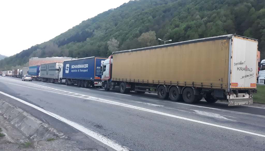 Interzis pentru TIR-uri pe Valea Oltului timp de două zile