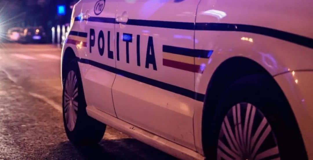 Un șofer a intrat cu mașina în zidul unei case la Șelimbăr - Era băut