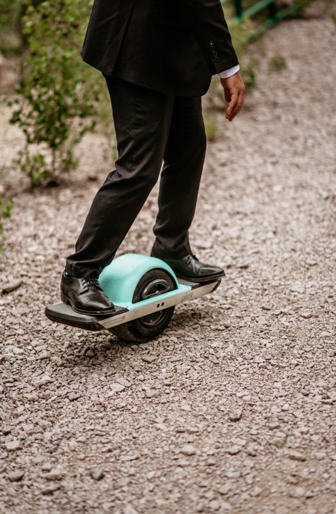 Groom on one wheel