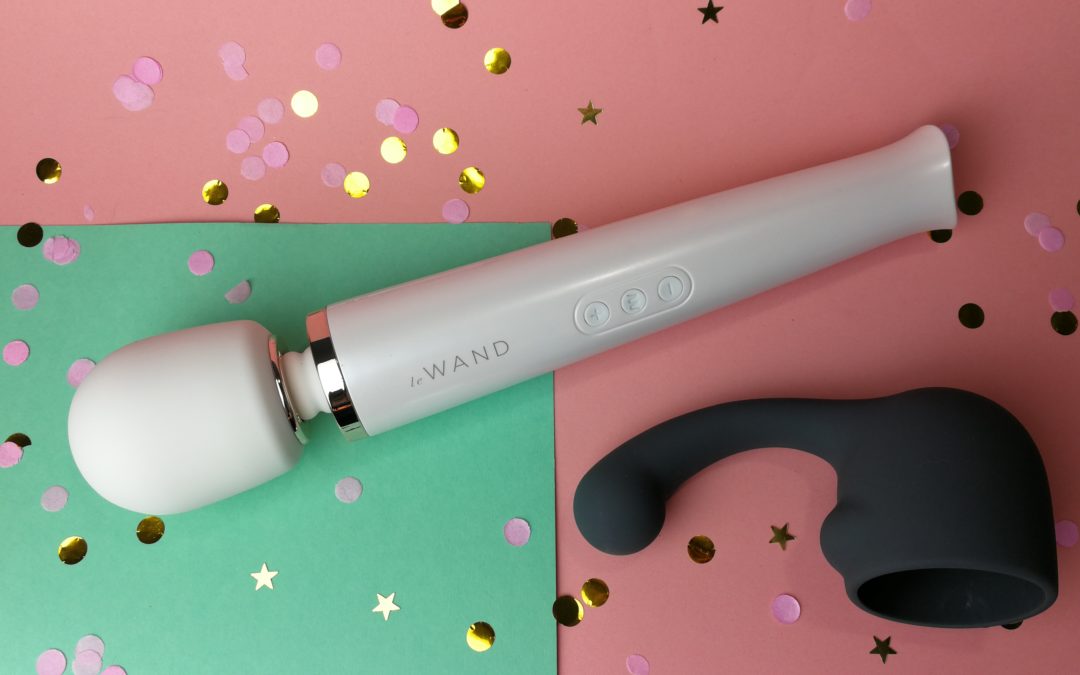 Le Wand Massager & Curve Silicone Attachment