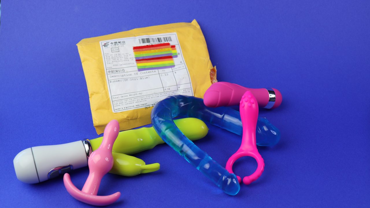 Seksspeeltjes bestellen op aliexpress: goed idee, of beter niet?