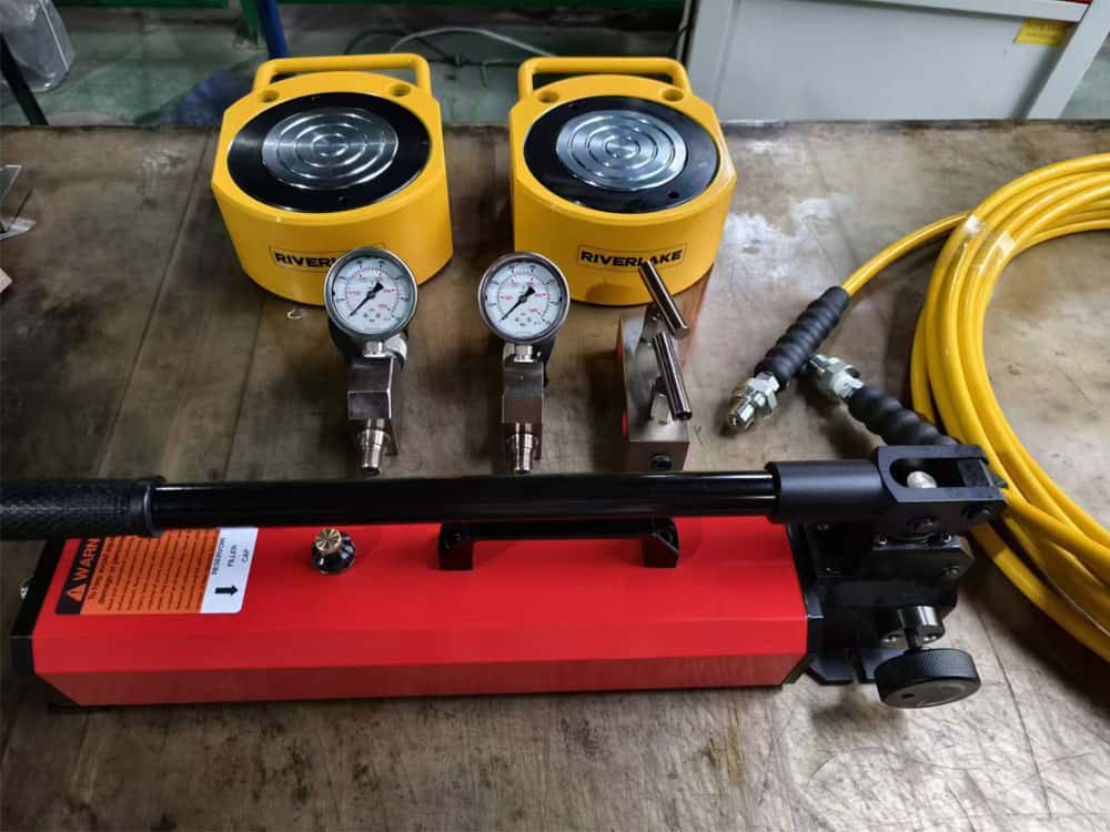 Hydraulic Cylinder And Hand Pump Set