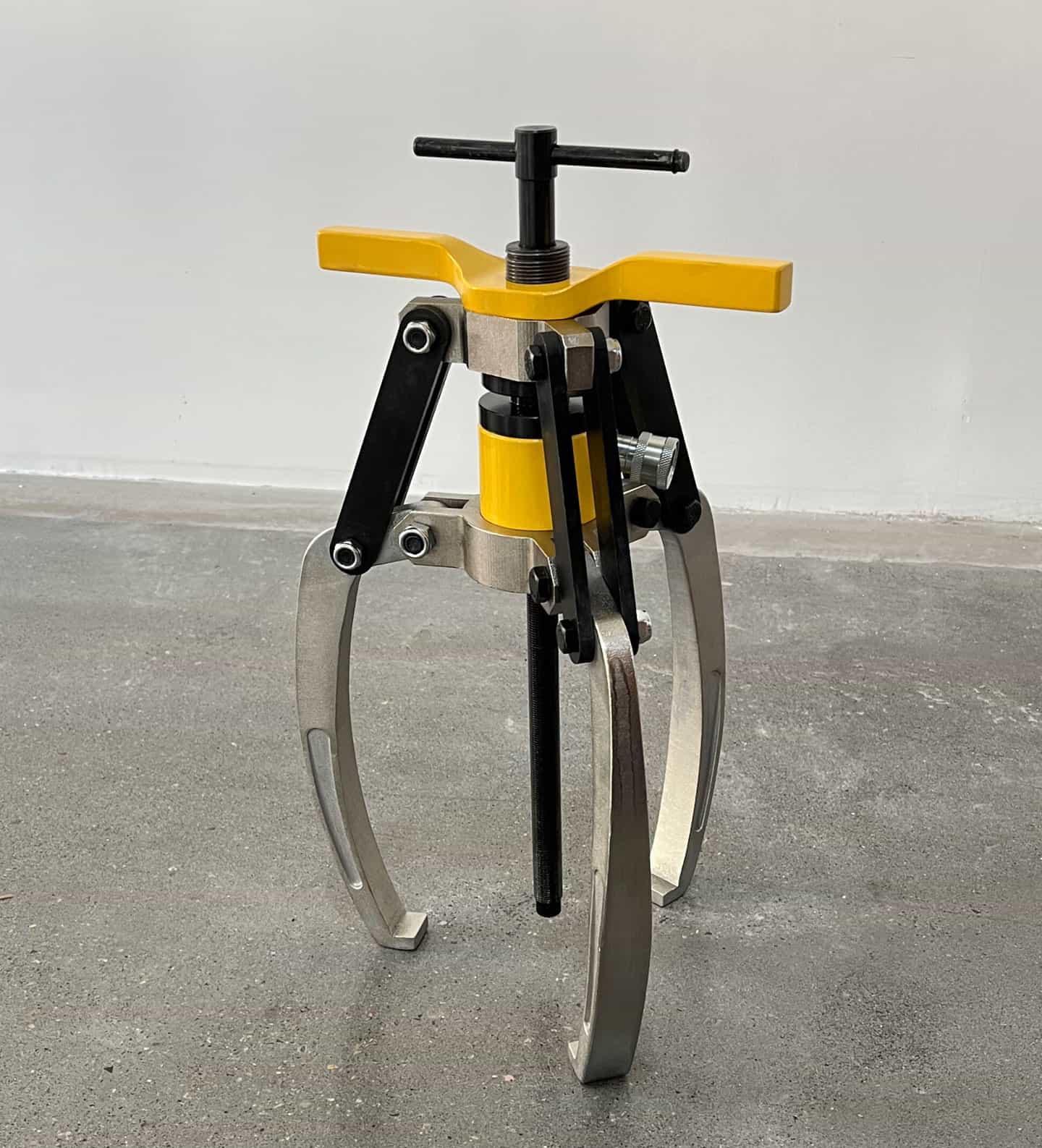 Hydraulic Lock-Grip Puller