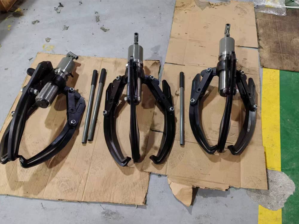 Integral Hydraulic Cobra Puller