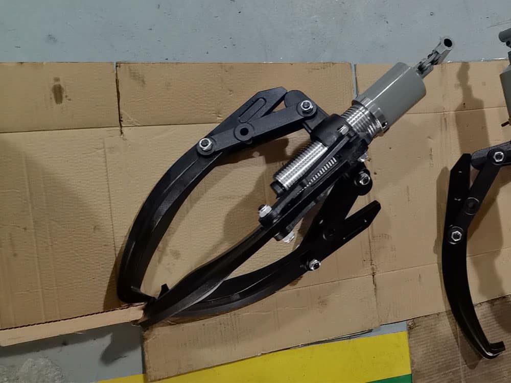 Integral Hydraulic Cobra Puller