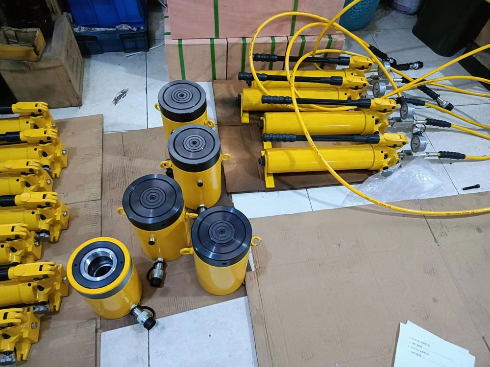 Single Acting Lock Nut Hydraulic Cylinders