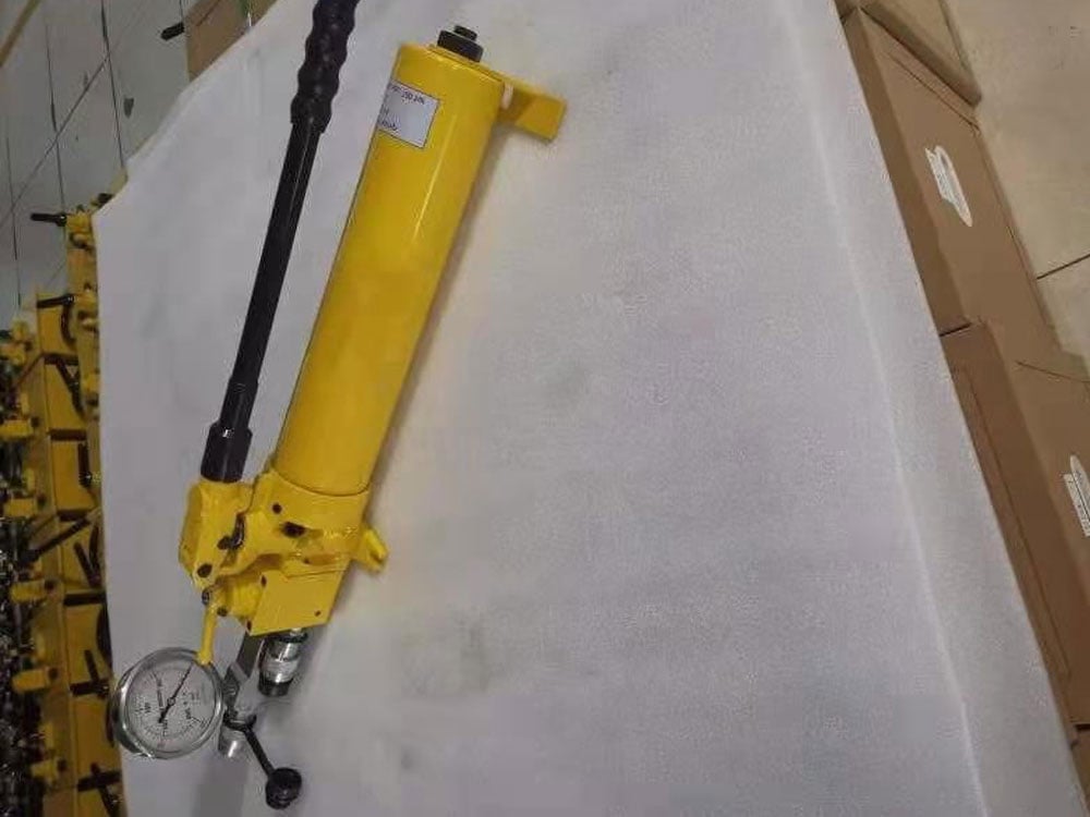 hydraulic hand pump