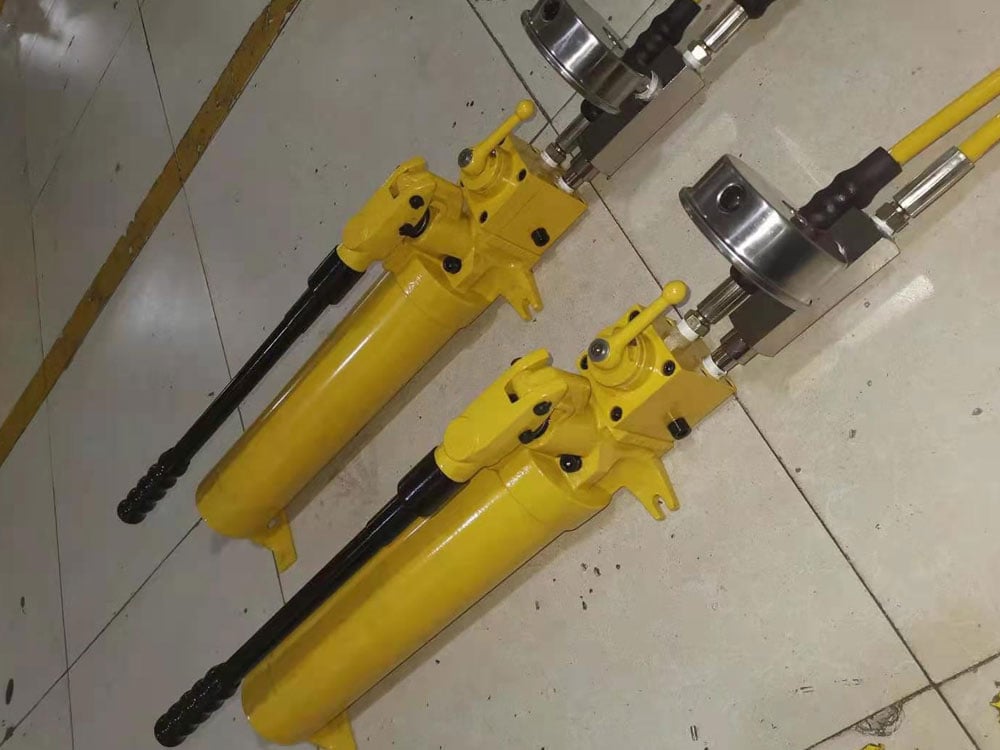 hydraulic hand pump