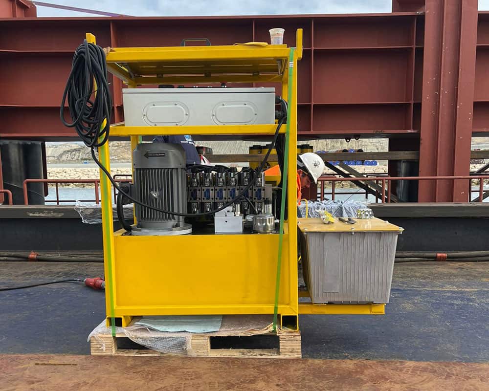 RIVERLAKE PILE LOAD TESTING SYSTEM