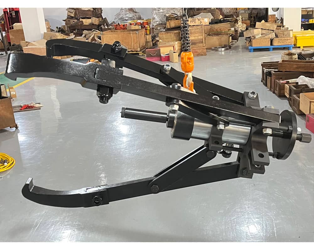 Self-Centering Hydraulic Grip Puller
