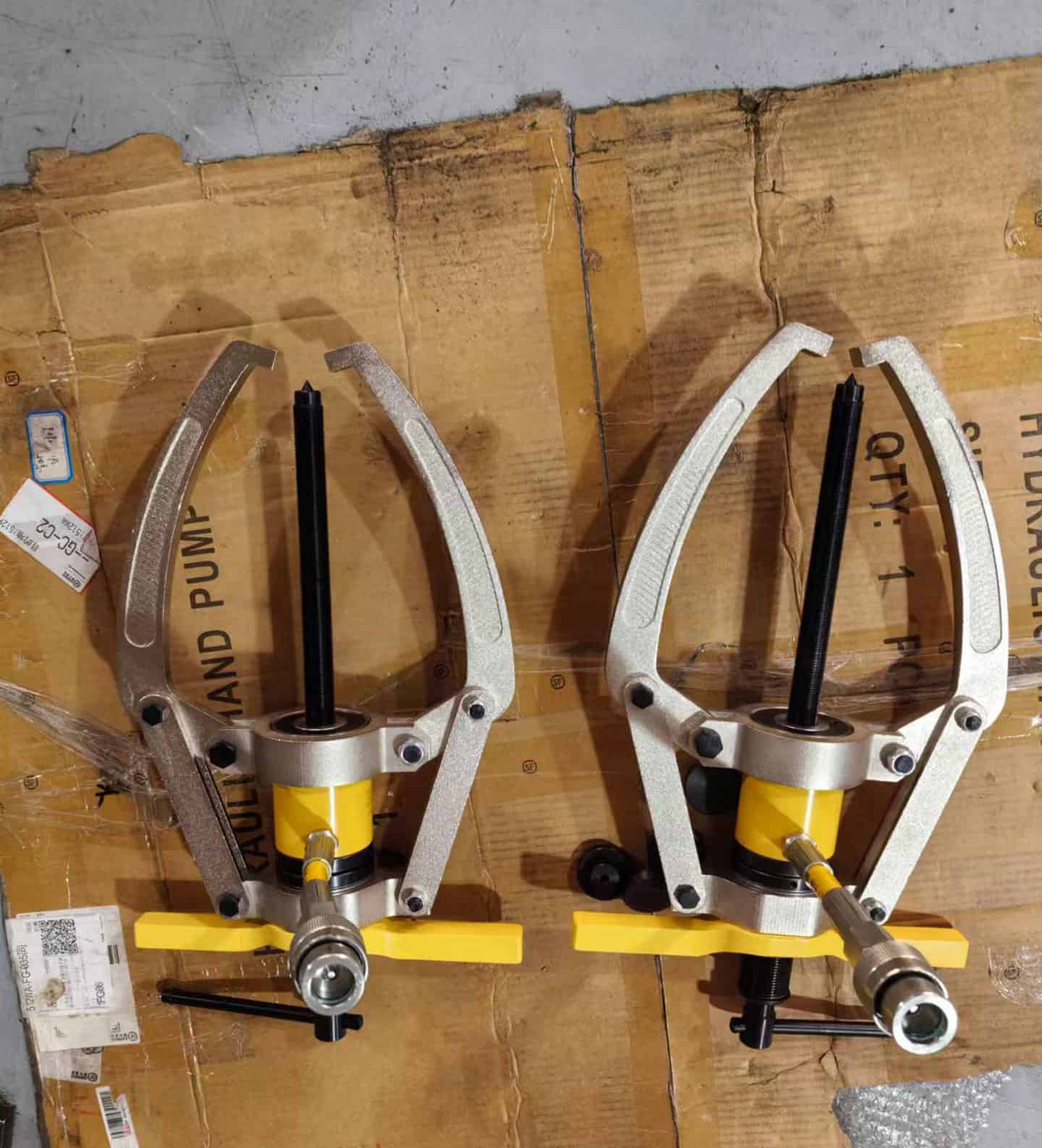 Hydraulic Lock-Grip Puller with Hydraulic Cylinder