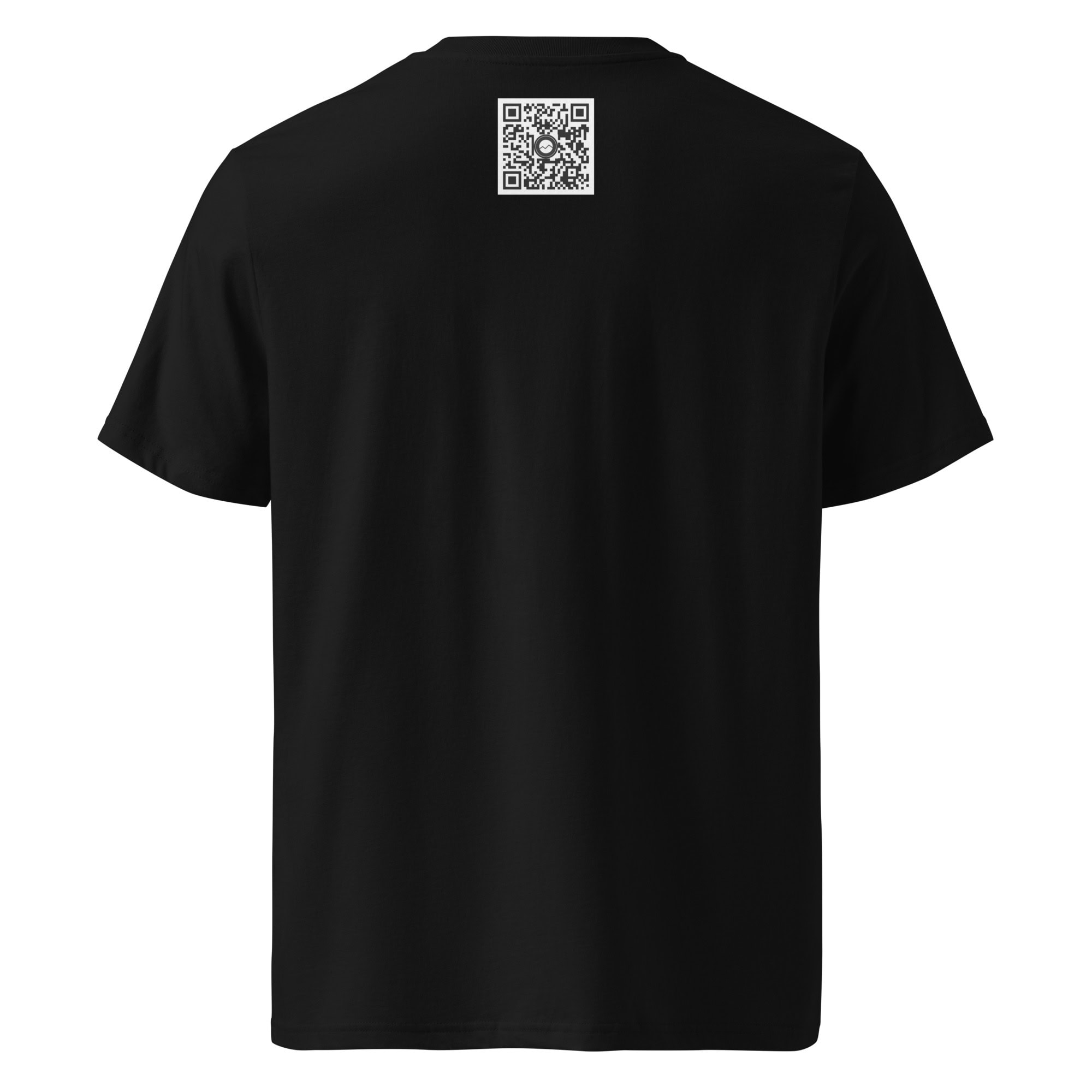 Camiseta unisex Amanecer desde el Roque de los Muchachos con un diseño de código QR en la parte superior central de la espalda, que recuerda al arte decorativo, elegantemente presentado sobre un fondo blanco.