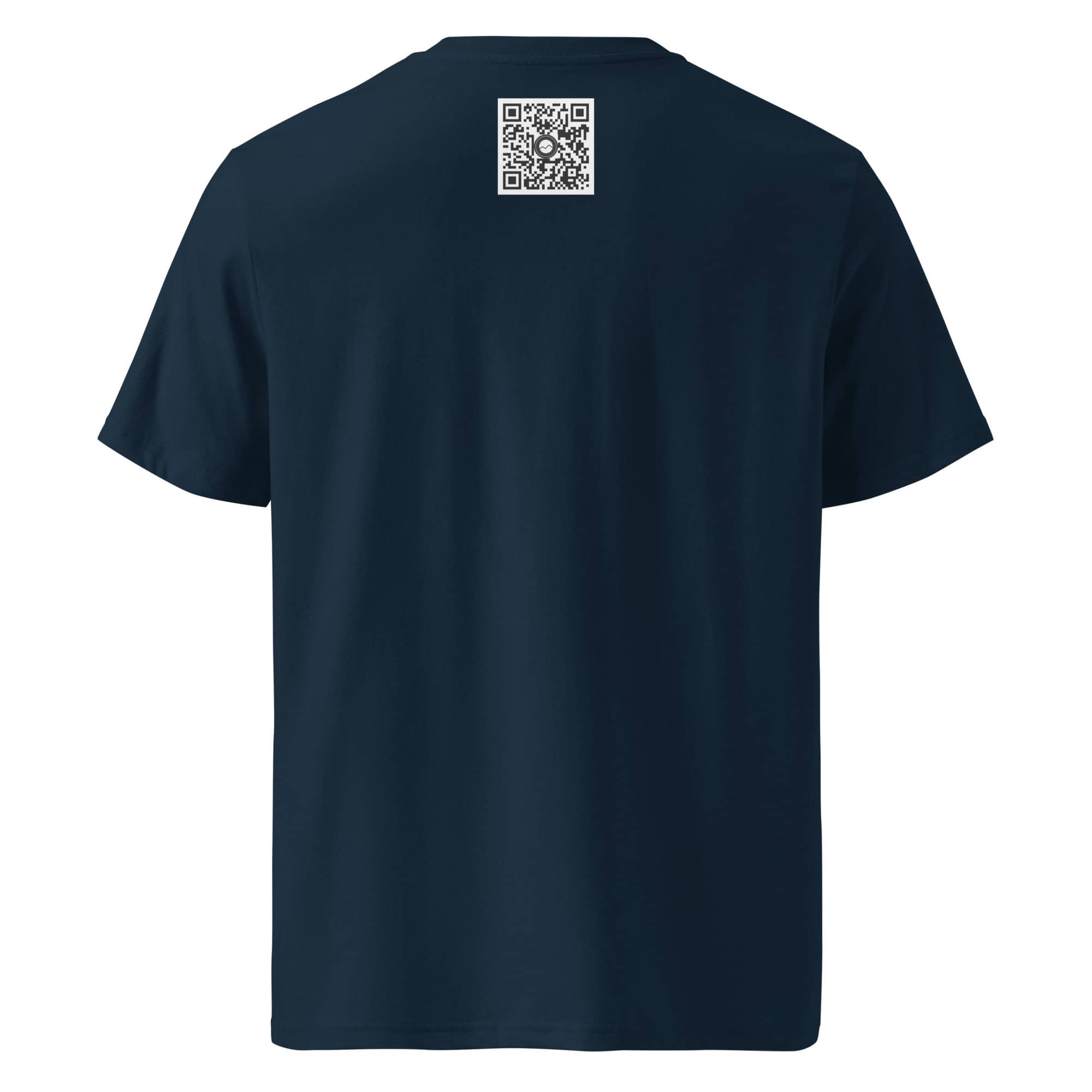 El producto "Camiseta unisex Amanecer desde el Roque de los Muchachos" se muestra desde atrás, mostrando un código QR colocado en la parte superior central cerca del escote, combinando un diseño elegante con Arte Decorativo.