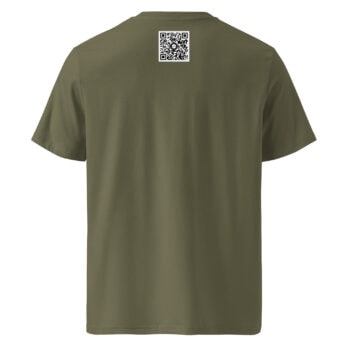 La camiseta unisex Los Ajaches, disponible en Tienda Online, se muestra desde atrás con un código QR en blanco y negro centrado cerca de la parte superior. Además del código QR, esta camiseta verde oliva ejemplifica la dedicación de Volcanica Productions al diseño minimalista.