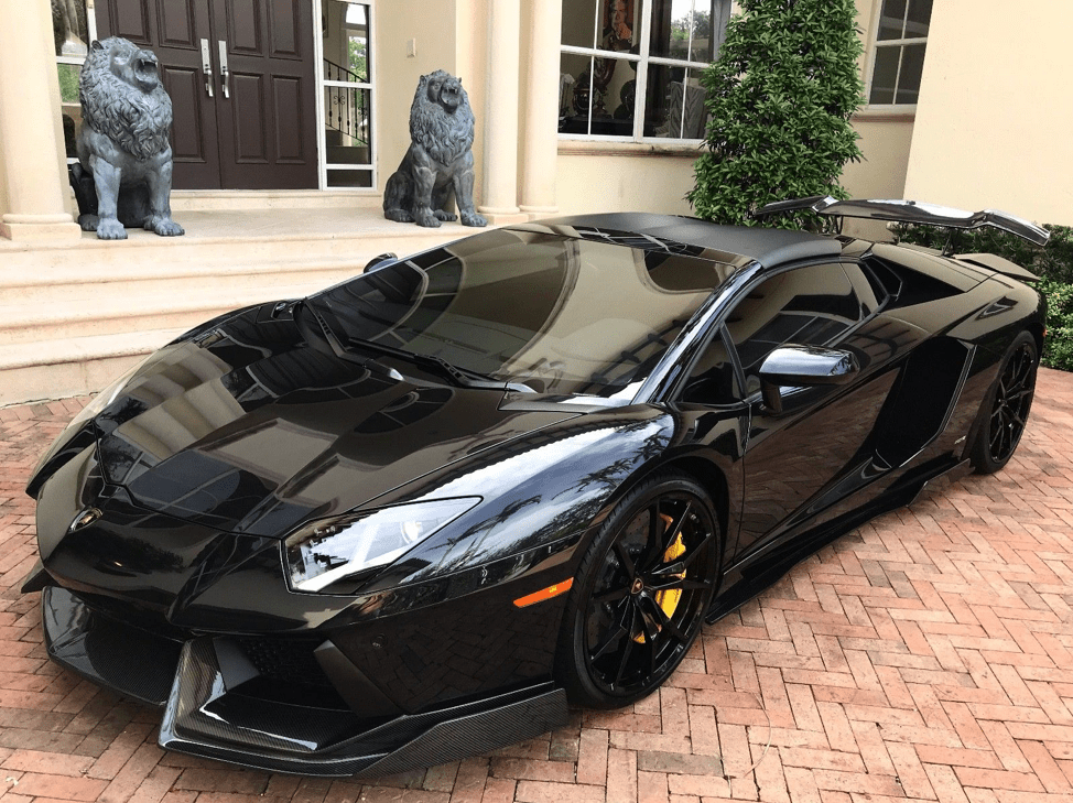 If You Are Finding A Luxury Car Then Hire Lamborghini Aventador S. 2
