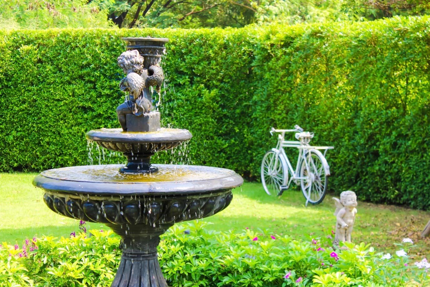 5 Unique Garden Statues For Your Backyard
