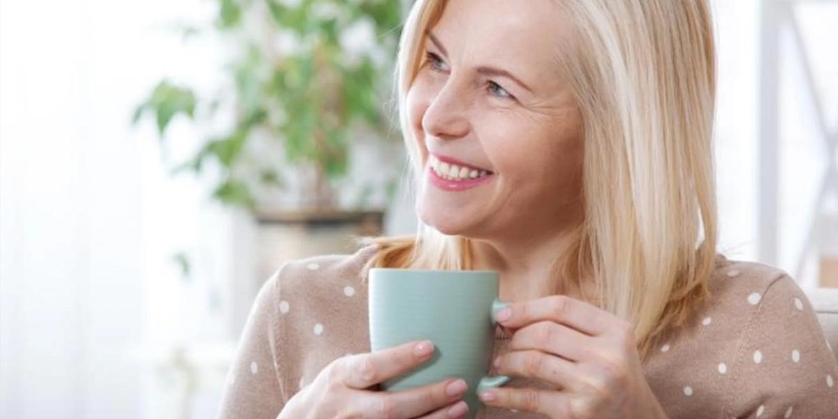 7 Nourishing Drinks For Balancing Hormones And Promoting Fat Burning