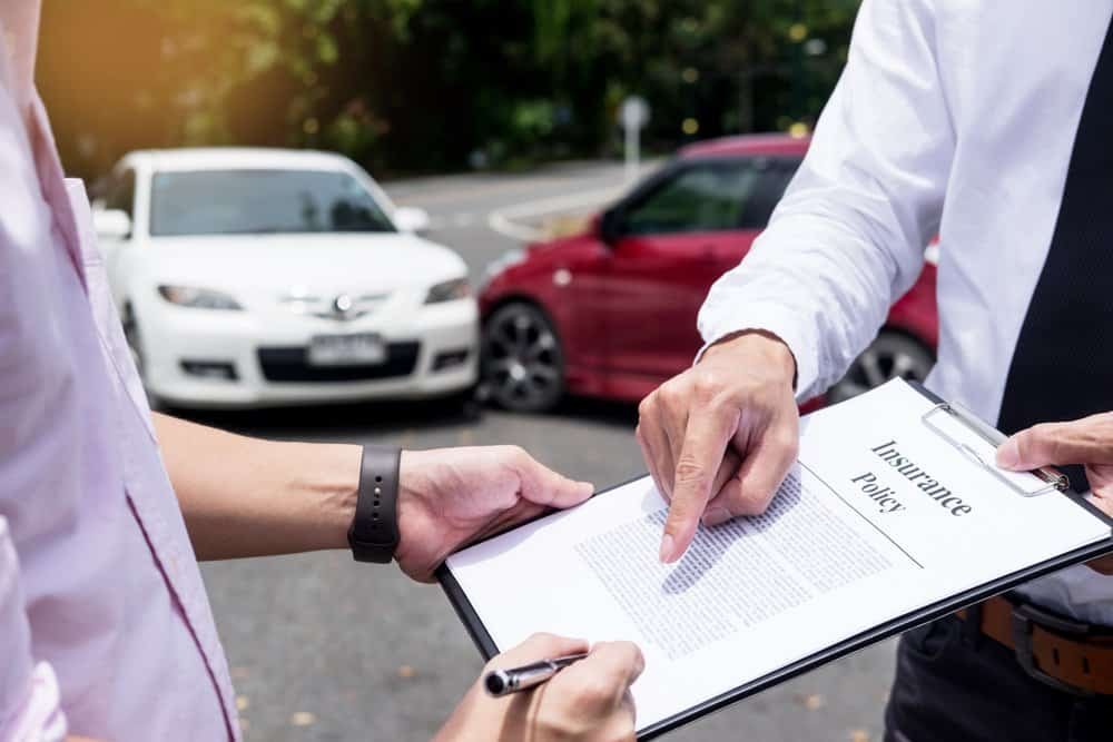 When To Hire An Auto Insurance Claim Attorney