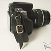 革製の黒いハンドストラップ