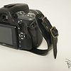 革製の黒いハンドストラップ