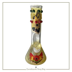 Il Bong in vetro Red Eyes Charlie Brown è decisamente un prodotto particolare perché in edizione limitata e da collezione.