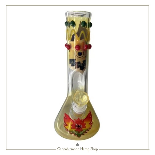 Il Bong in vetro Red Eyes Charlie Brown è decisamente un prodotto particolare perché in edizione limitata e da collezione.