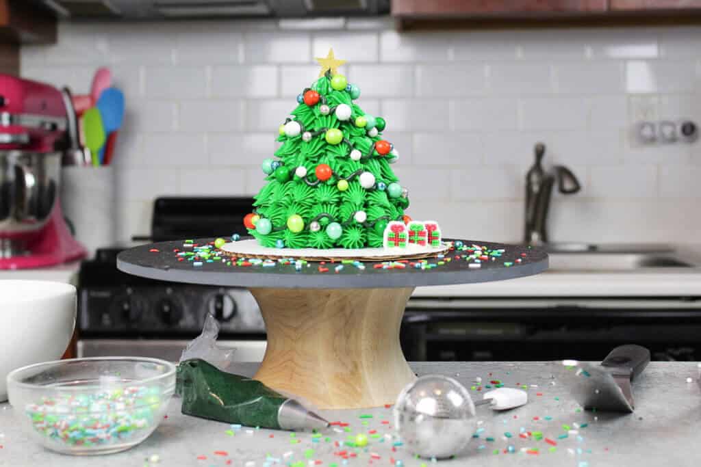 image of mini christmas tree cupcake cake