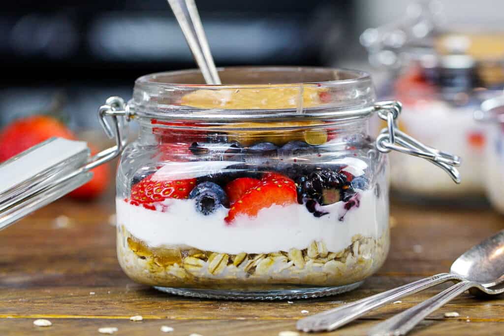 image of protein packed overnight oats made without protein powder