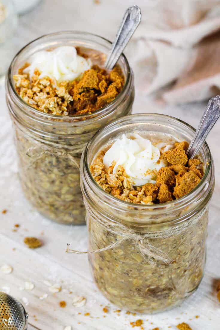 image of biscoff cookie butter overnight oats made in cute mason jars