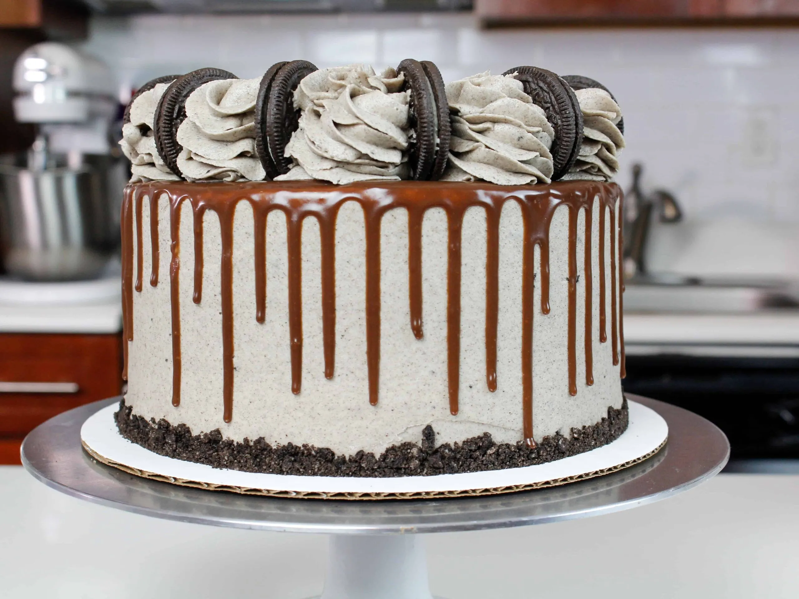 photo of oreo drip cake
