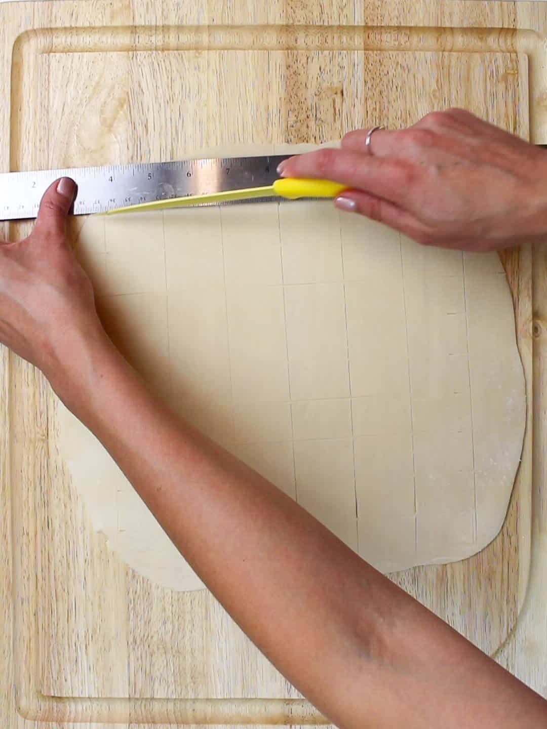 adding lines to pastry dough
