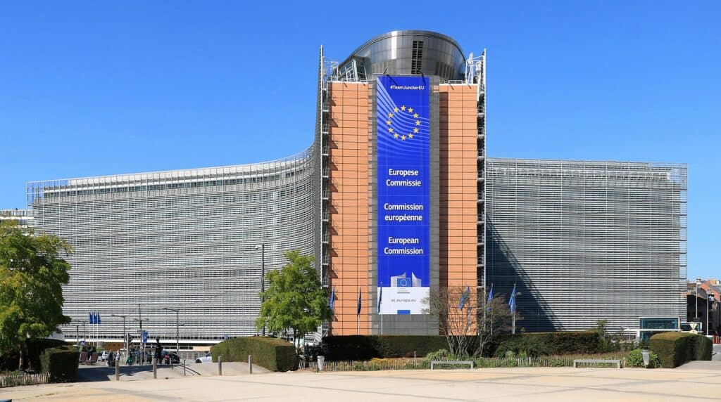 cum te angajezi la comisia europeană