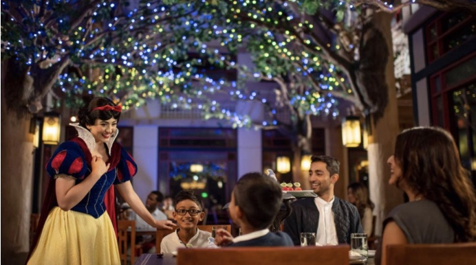 What Happens If I Arrive Early or Late for My Advanced Dining Reservation? 1