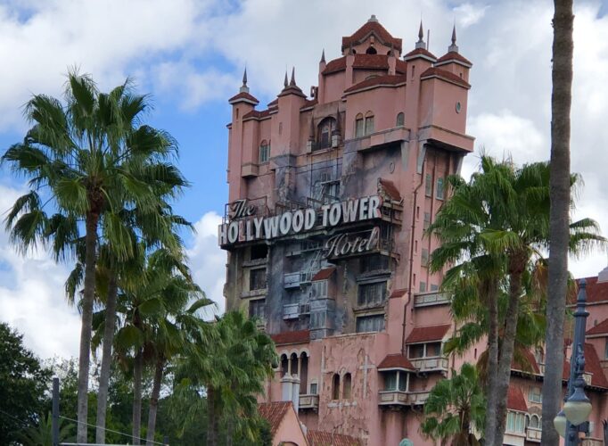 disney world holiday park hours