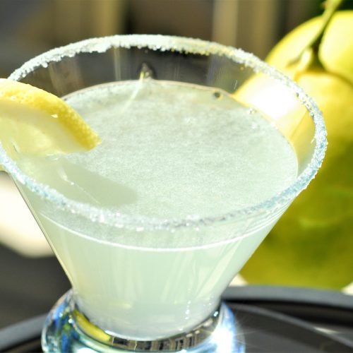 What is tangy, sweet and makes your mouth water? The best ever Lemon Drop Martini!
