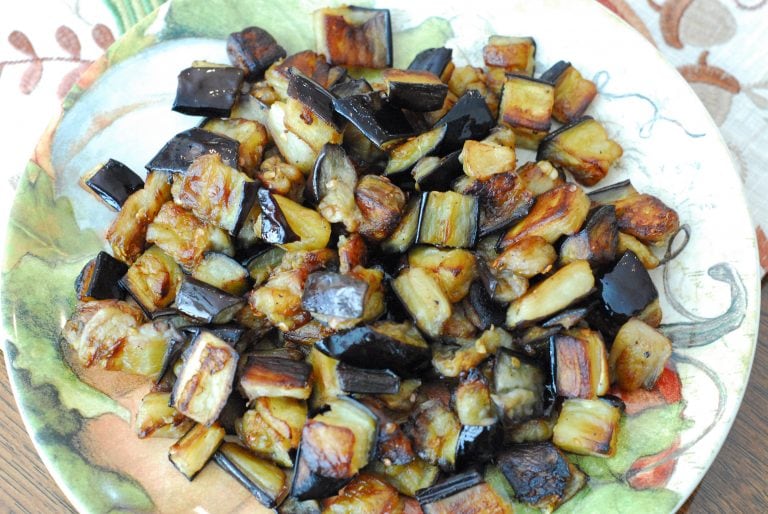 Need a quick people pleaser? This healthy Roasted Eggplant is sure to delight!