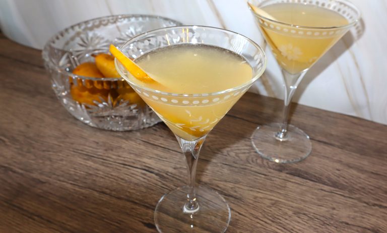 A Delightful Twist on Classic Cocktails: The Pear Martini with Ginger Liqueur